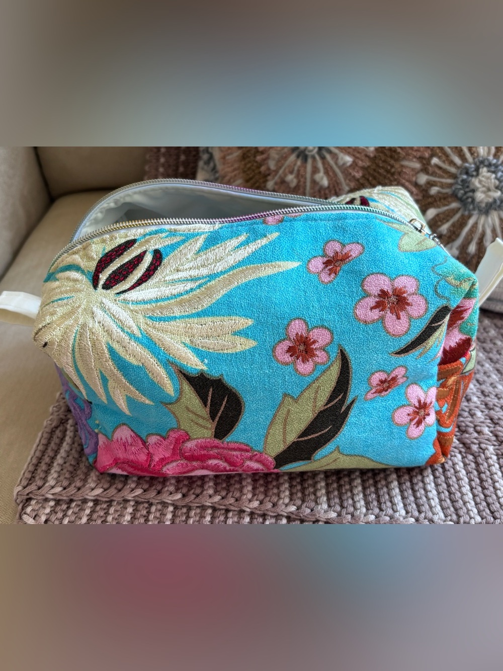 NWT Linen/Rayon Embroidered Boxy Cosmetic Bag - Picture 1 of 6